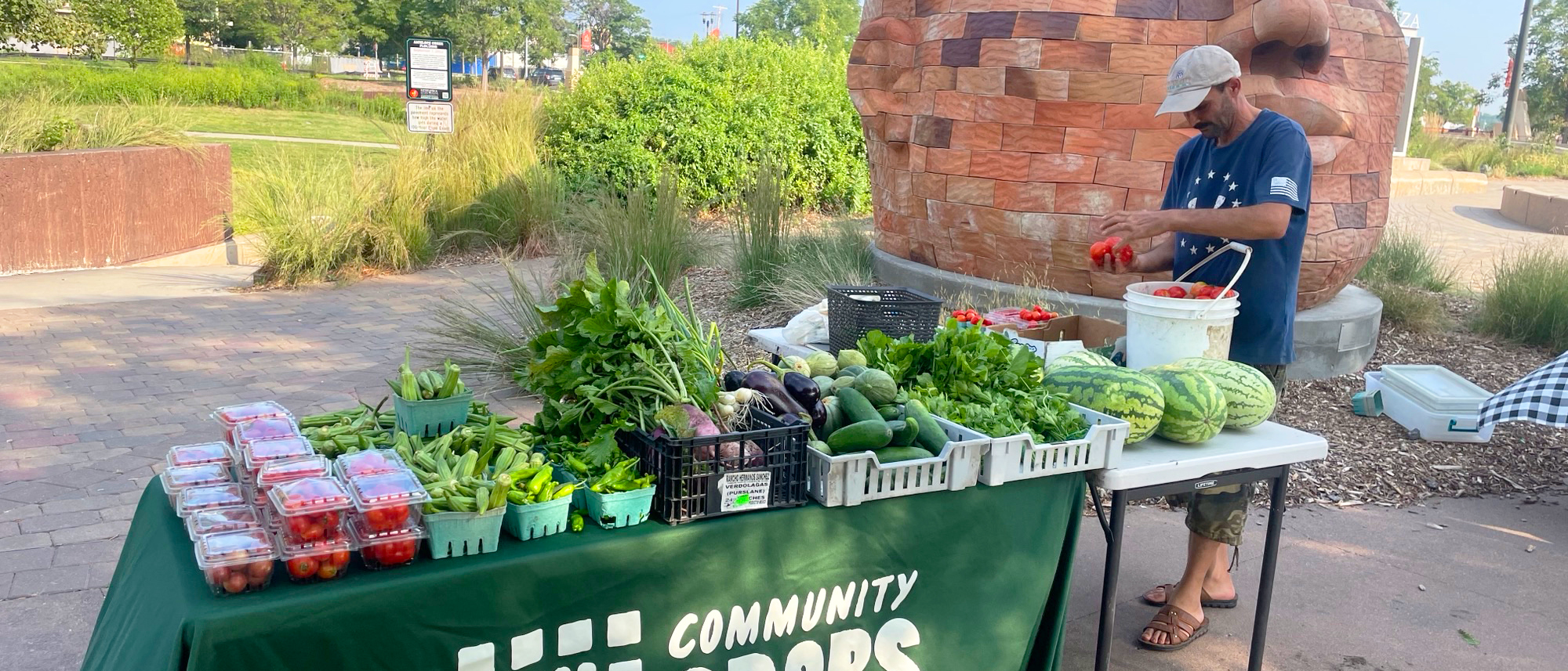 Hub Cafe Farmers' Market